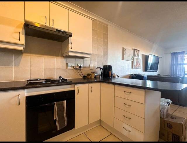 2 BEDROOM APARTMENT FOR SALE IN FAIRVIEW GOLF ESTATE